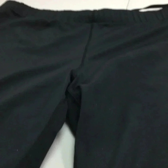 Kswiss   ladies  body shorts  L​ - Picture 2 of 16